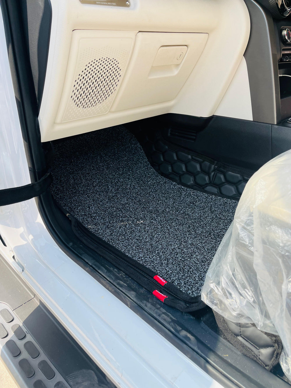 Star 7D Car Floor Mats For Mahindra Thar