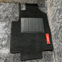 Load image into Gallery viewer, Duo Carpet Car Floor Mat Black and Red For Toyota Innova Crysta
